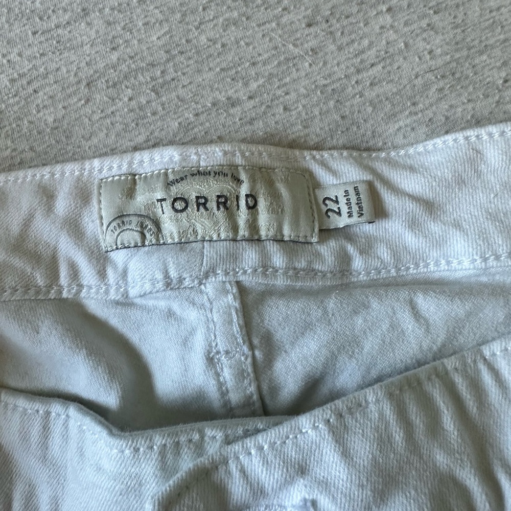 EUC SIZE 22 Torrid Shorts
